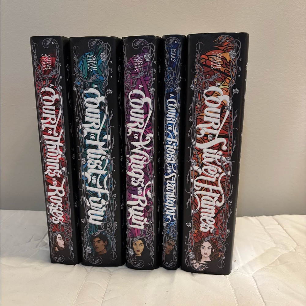 A Court of Thorns and Roses Book Set by Sarah J Maas